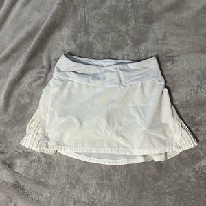 Lululemon play off the pleats skirt